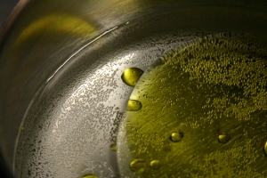Cooking oil in pan - Free use photo via morgueFile